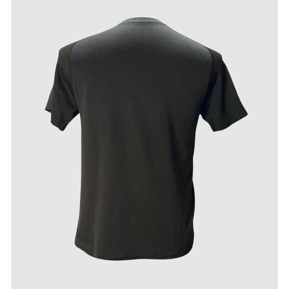 𝓛𝓾𝓵𝓾𝓵𝓮𝓶𝓸𝓷 Men's Black Short Sleeve V-Neck Athletic T-Shirt - Picture 3 of 5